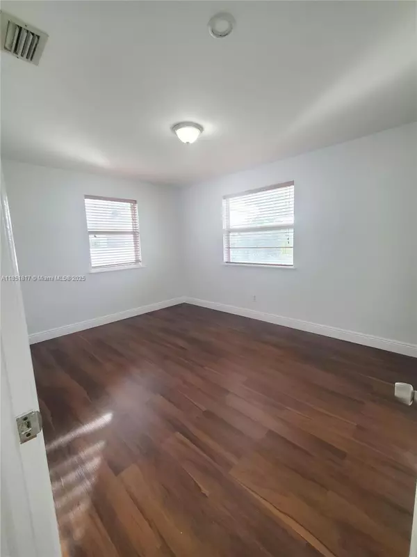 Hollywood, FL 33020,2407 Scott St #1