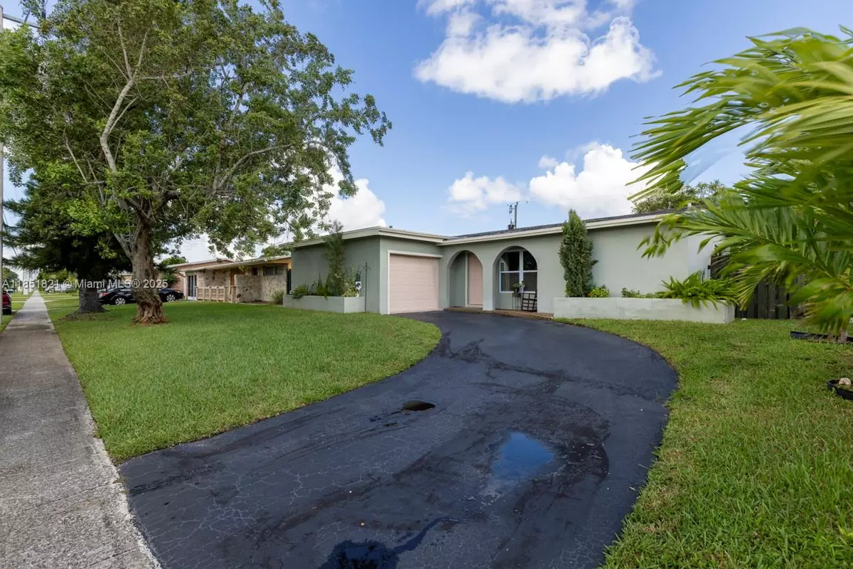Sunrise, FL 33322,8941 NW 25th Ct
