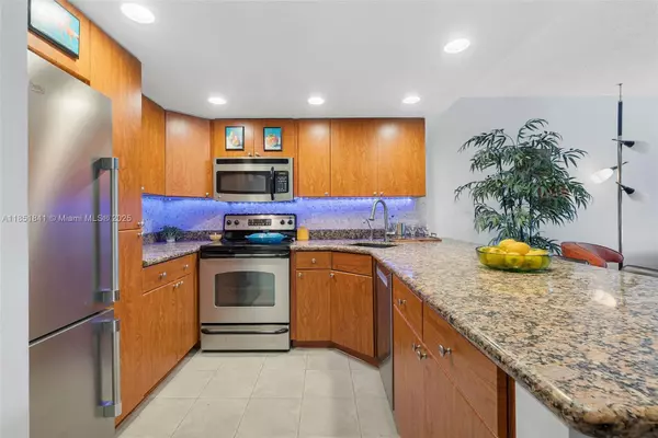 Wilton Manors, FL 33334,3004 NE 5th Ter #106-C
