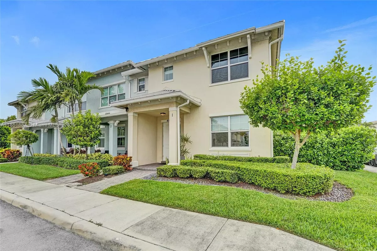 Hollywood, FL 33021,4810 Eucalyptus Dr #1