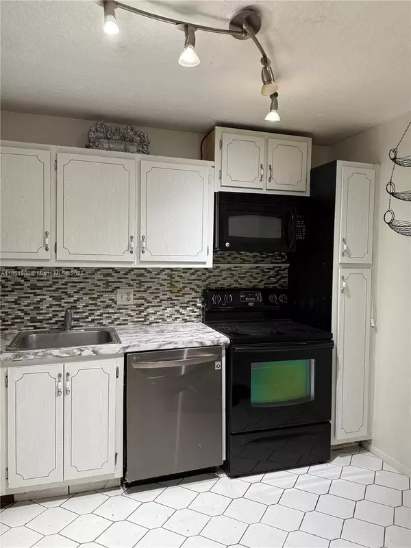 8390 Sands Point Blvd #F106, Tamarac, FL 33321