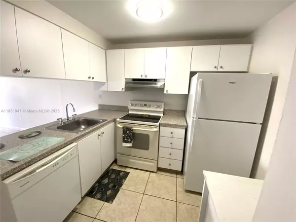 North Miami Beach, FL 33160,16465 NE 22nd Ave #513