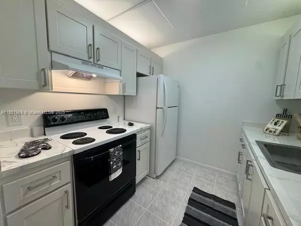 Pembroke Pines, FL 33027,13450 SW 3rd St #209D