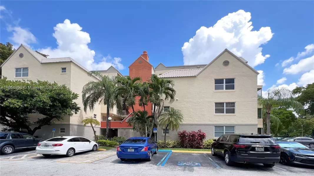 8323 Lake Dr #406, Doral, FL 33166