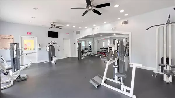 Doral, FL 33166,8323 Lake Dr #406