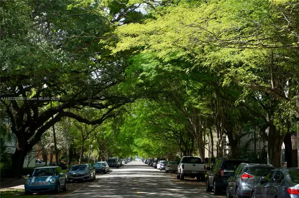 1014 Salzedo St #203, Coral Gables, FL 33134