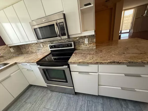 Hollywood, FL 33019,1500 S Ocean Dr #5G