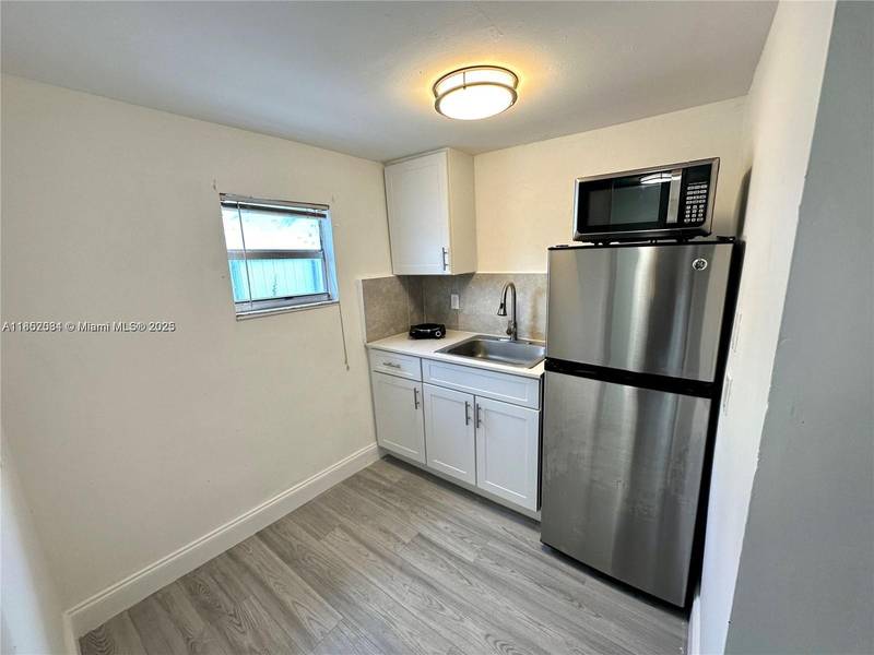 341 NW 61st Ave #3, Miami, FL 33126