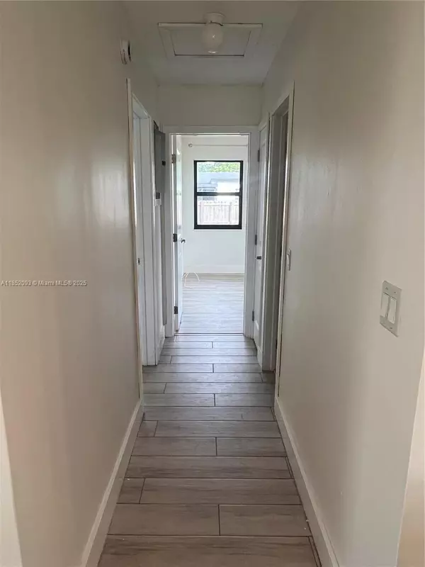 Miami, FL 33157,15840 SW 105th Ct