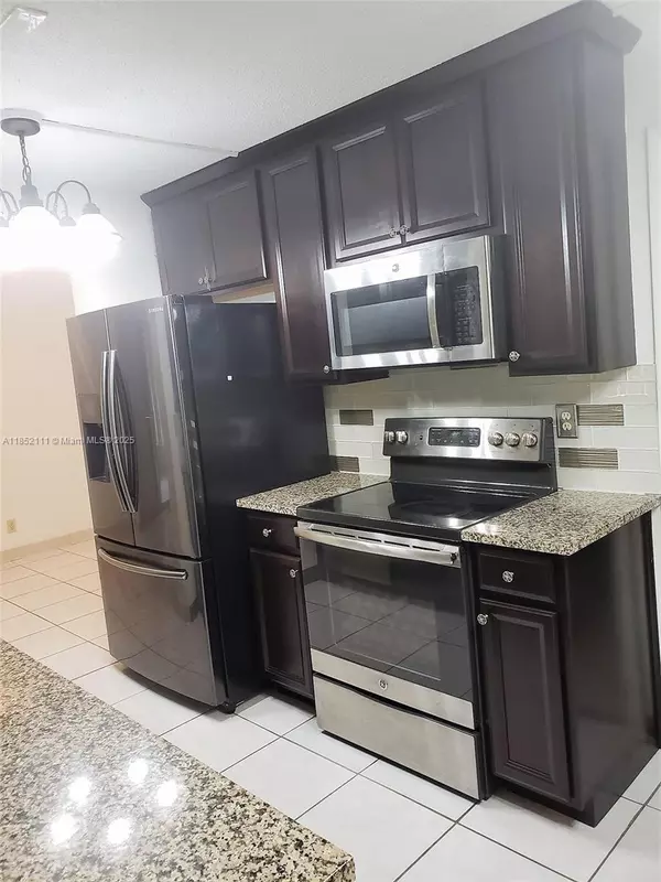 Boynton Beach, FL 33426,708 SW 24th St