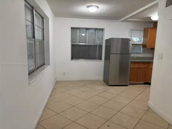 Hollywood, FL 33020,2415 Lincoln St #106