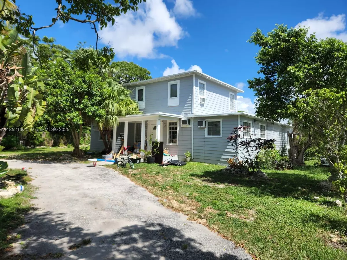 Miami, FL 33161,297 NE 108th St