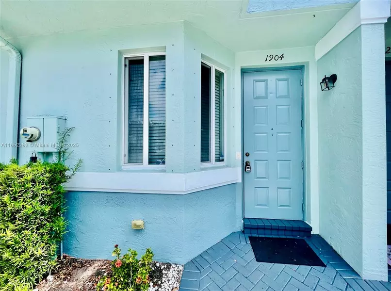 1904 Alamanda Way #1904, Riviera Beach, FL 33404