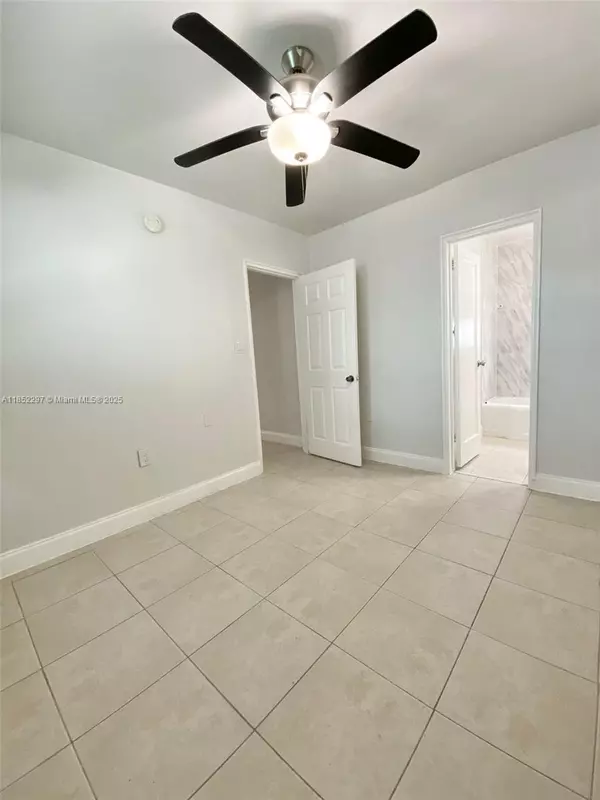 Miami, FL 33138,330 NE 70th St #3