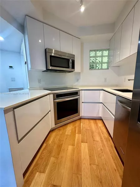 9156 Collins Ave #202, Surfside, FL 33154
