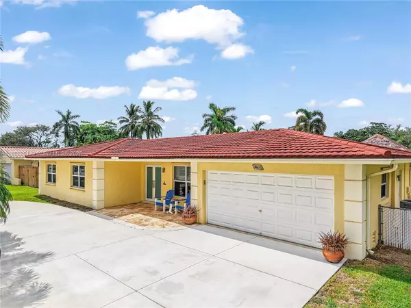 5940 SW 17th Ct, Plantation, FL 33317