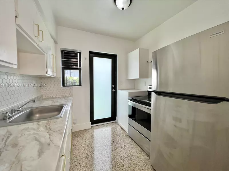 877 80th St #2, Miami Beach, FL 33141