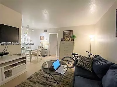 Key Biscayne, FL 33149,100 Sunrise Dr #6