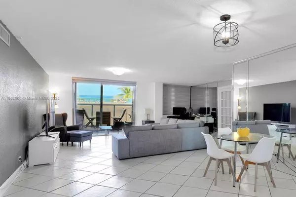 Miami Beach, FL 33140,6039 Collins Ave #311
