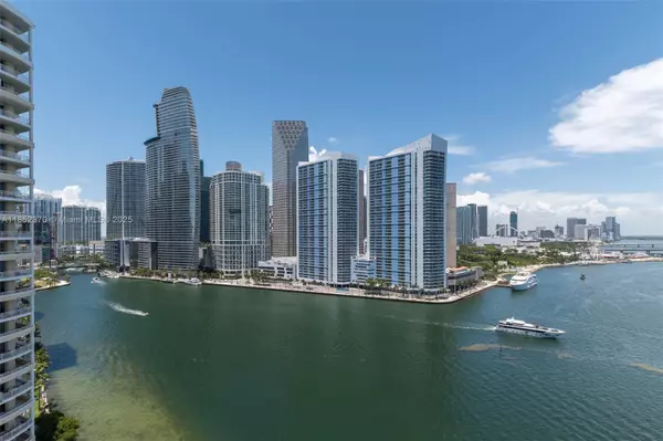 848 Brickell Key Dr #1906, Miami, FL 33131
