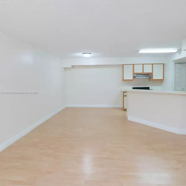 Sunrise, FL 33322,9999 Summerbreeze Dr #216