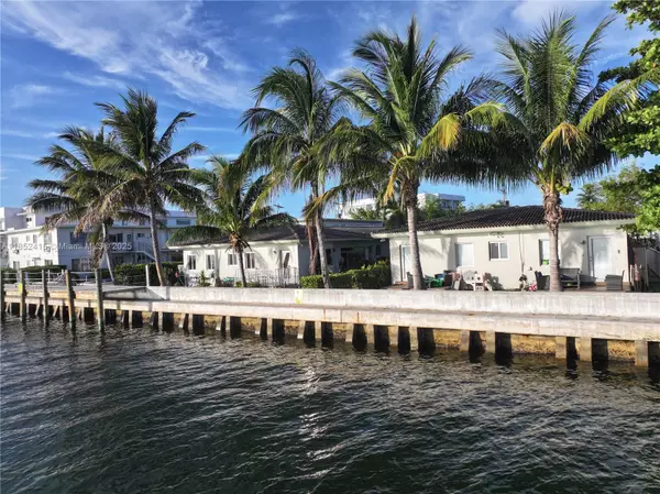 2200 Bay Dr #3, Miami Beach, FL 33141