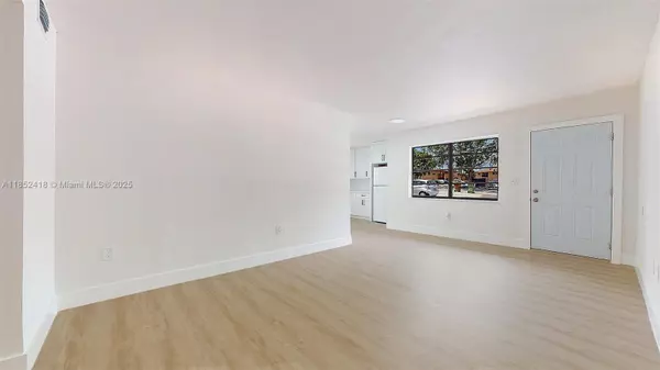 Hialeah, FL 33012,1674 W 42nd St #1674