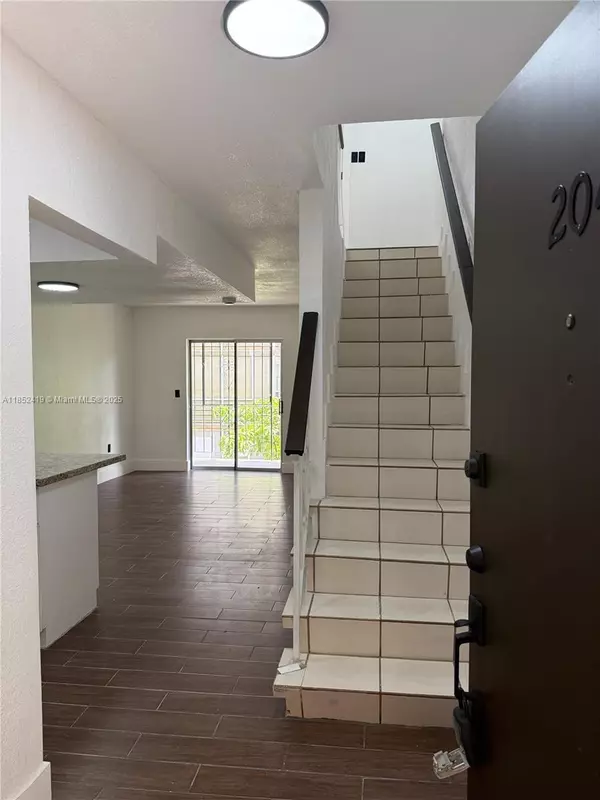 Hialeah, FL 33012,6625 W 4th Ave #204