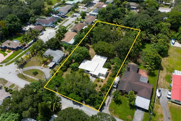 Miami, FL 33169,1074 NW 153rd St