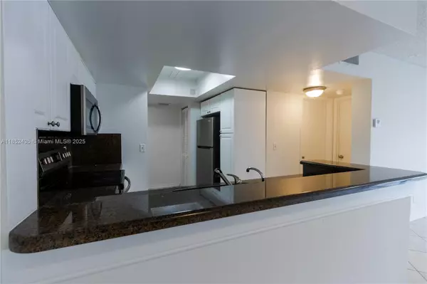 Coral Springs, FL 33071,9200 W Atlantic Blvd #1415