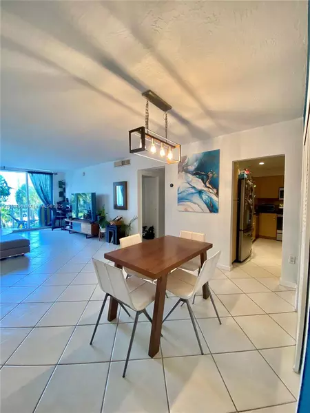 10350 W Bay Harbor Dr #2L, Bay Harbor Islands, FL 33154