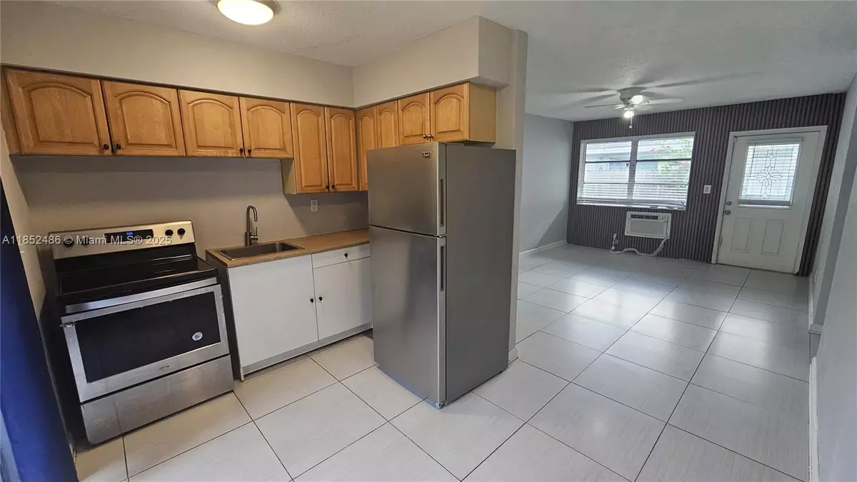 Fort Lauderdale, FL 33311,1515 NW 2nd Ave #2