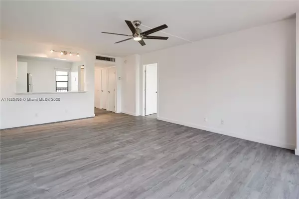 Aventura, FL 33180,3401 N Country Club Dr #409