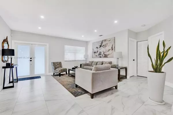 Miami, FL 33155,6470 SW 27th St