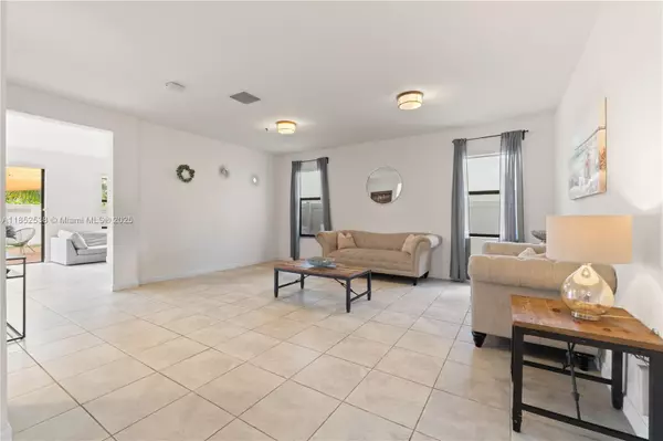 Hialeah, FL 33018,10488 W 35th Way