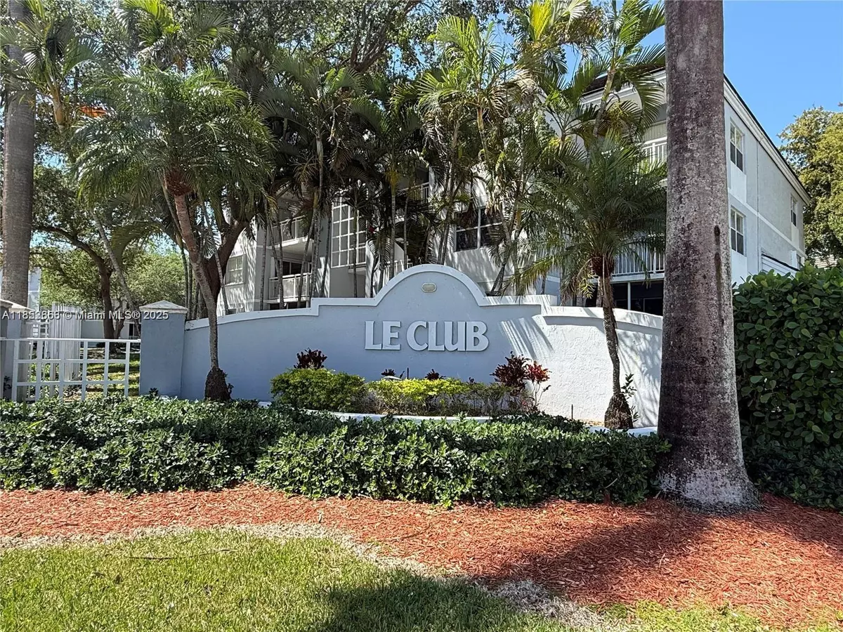 Cutler Bay, FL 33189,8590 SW 212th St #204