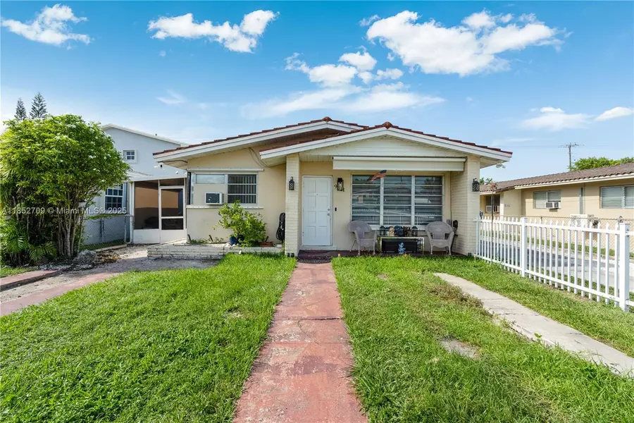 9311 SW 37th St, Miami, FL 33165