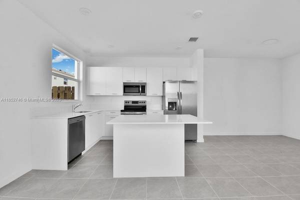 Miami, FL 33167,2323 NW 122nd Ter