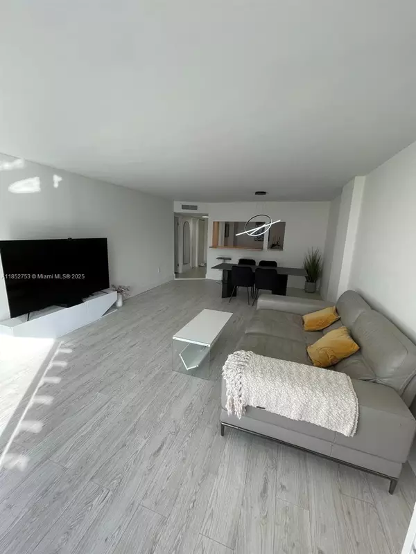 Aventura, FL 33160,2801 NE 183rd street #1611W