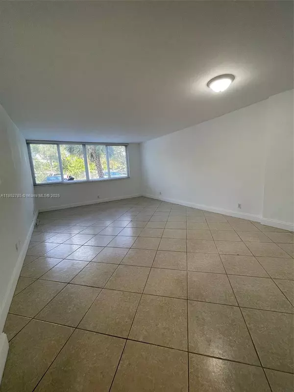Miami, FL 33156,9143 SW 77th Ave #B105