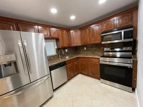 Miami, FL 33156,9143 SW 77th Ave #B105
