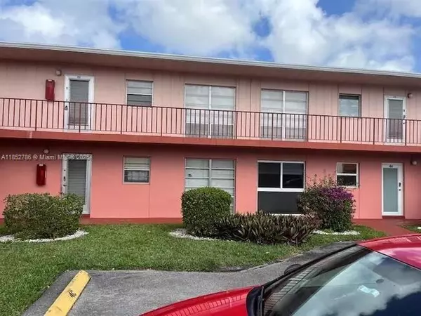 West Palm Beach, FL 33417,3 Golfs Edge #F