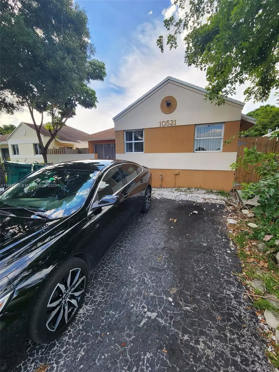 Cutler Bay, FL 33189,10521 SW 207th St #House