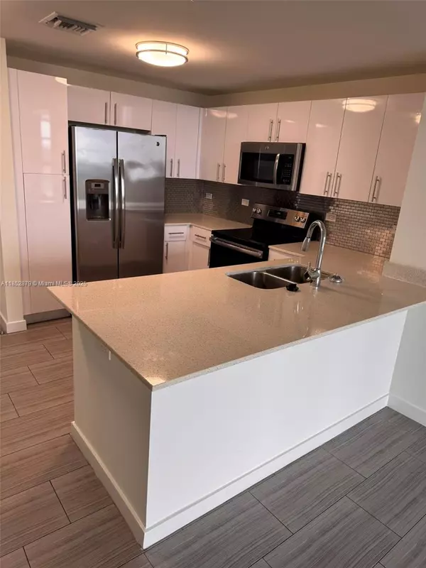 Hollywood, FL 33020,1776 Polk ST #1409