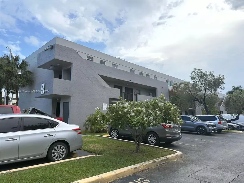 20 NW 87th Ave #A201, Miami, FL 33172