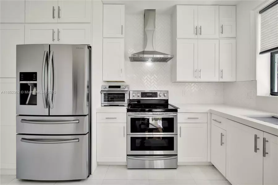557 SE 37th Place, Homestead, FL 33033