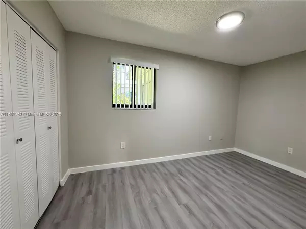 Hollywood, FL 33020,2237 Taylor St #3