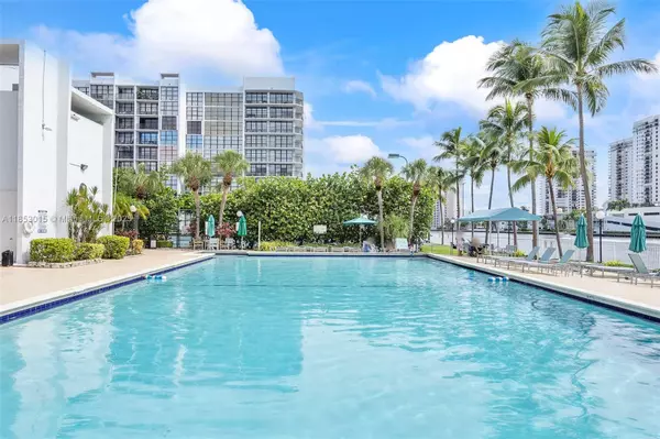 800 Parkview Dr #1030, Hallandale Beach, FL 33009