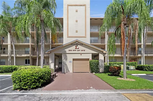 550 SW 137th Ave #104L, Pembroke Pines, FL 33027