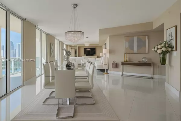 Sunny Isles Beach, FL 33160,150 Sunny Isles Blvd #1-UPH2